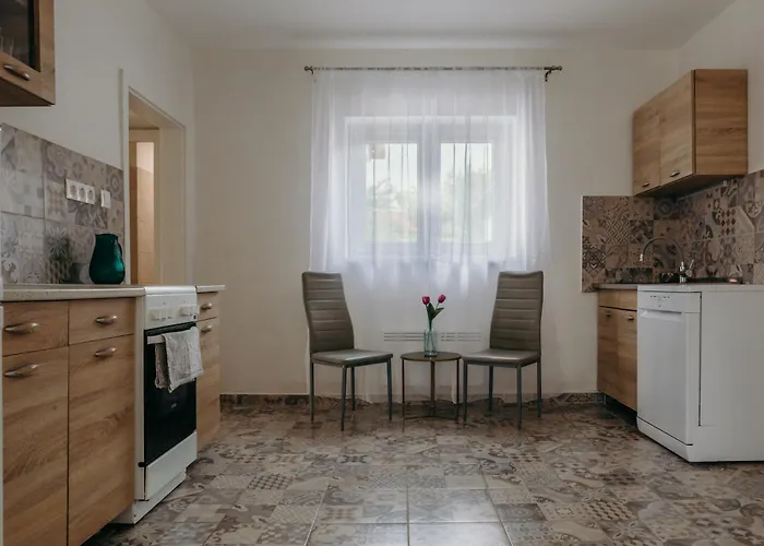 Vonyarc Apartamento *